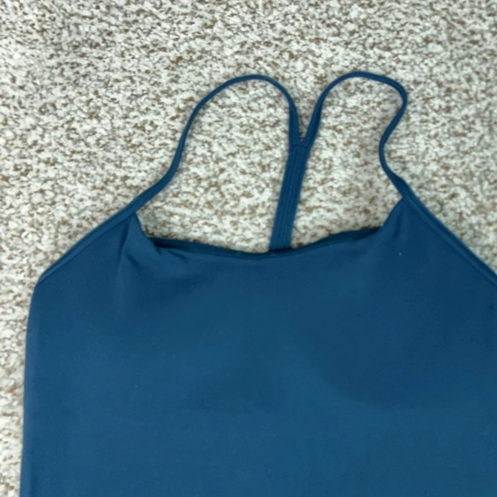 Lululemon Tank Top Womens 8 Blue Scoop Neck Camisole Built In Bra Yoga Gym Sport